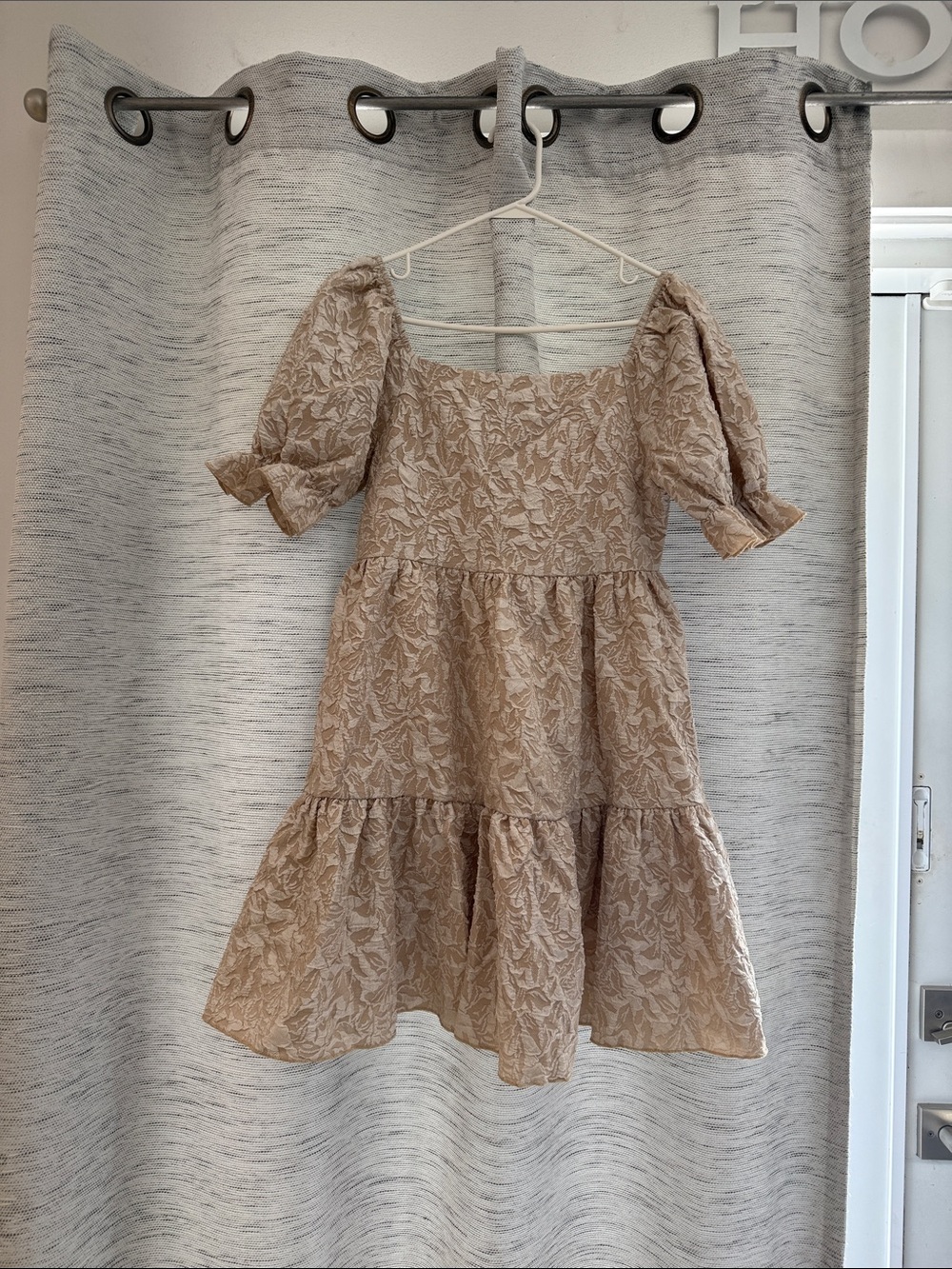 SHEIN Beige Textured Puff-Sleeve Tiered Dress